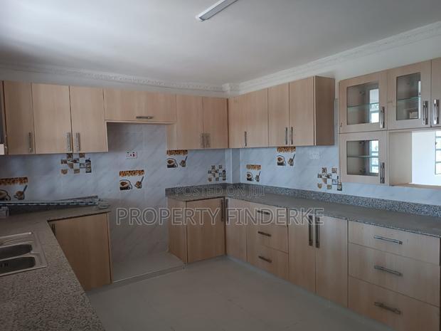 5bdrm Mansion in Kitengela for sale