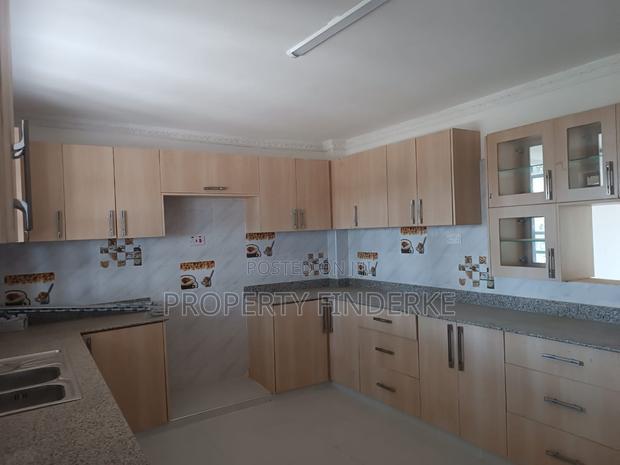 5bdrm Mansion in Kitengela for sale