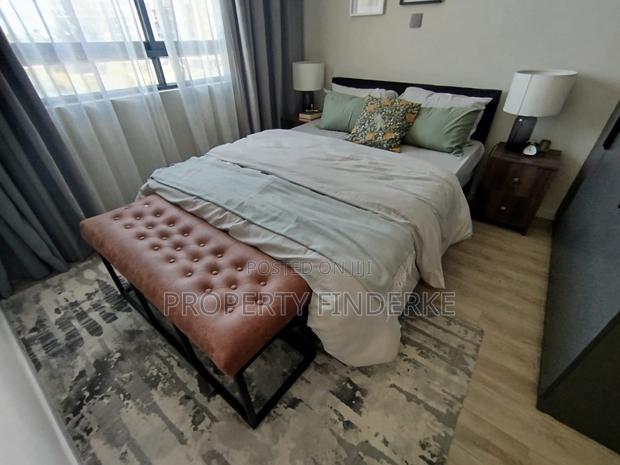 2bdrm Apartment in Gateway Mall Area for sale