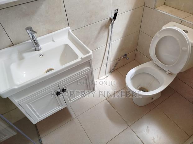 3bdrm Apartment in Gateway Mall Area for sale