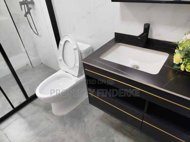 2bdrm Apartment in Gateway Mall Area for sale