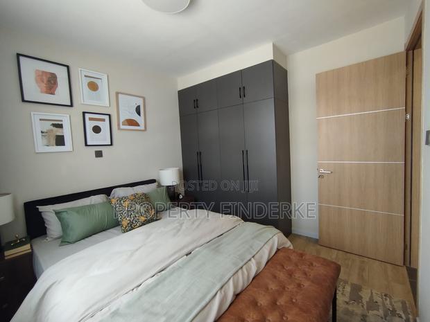2bdrm Apartment in Gateway Mall Area for sale