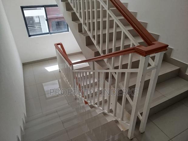2bdrm Apartment in Gateway Mall Area for sale