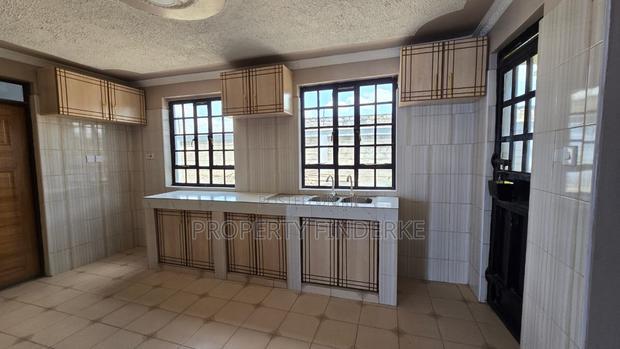 4bdrm Mansion in Kitengela for sale