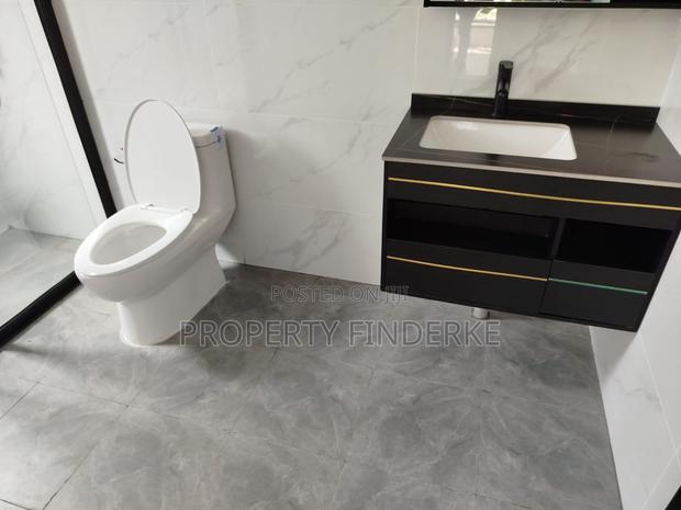 2bdrm Apartment in Gateway Mall Area for sale