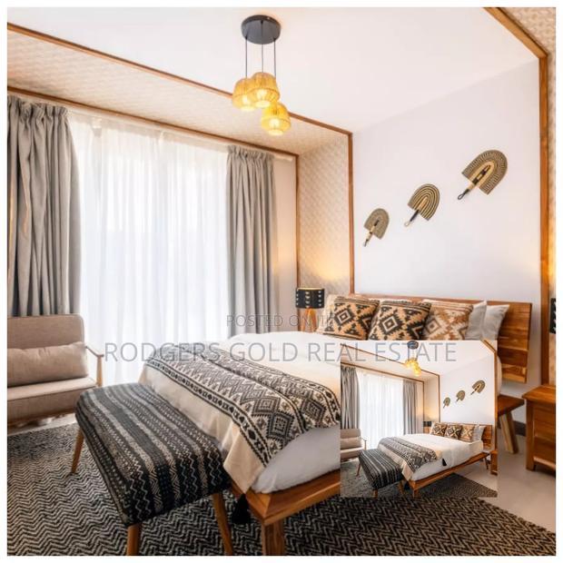 3bdrm Apartment in Gateway Mall Area for sale