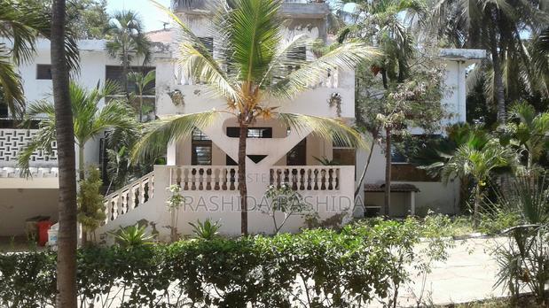 10bdrm Villa in Nyali for rent