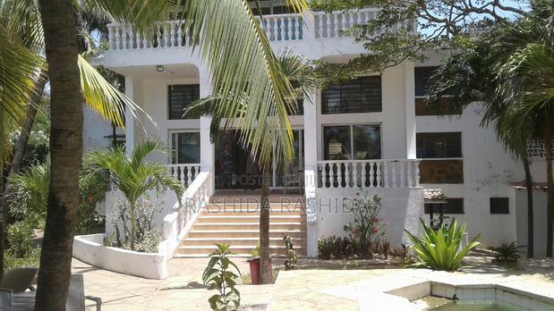 10bdrm Villa in Nyali for rent