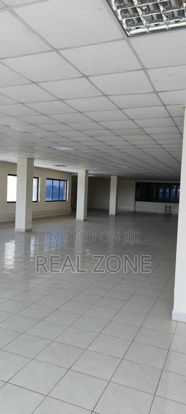A Big Office Hall to Let at Parklands