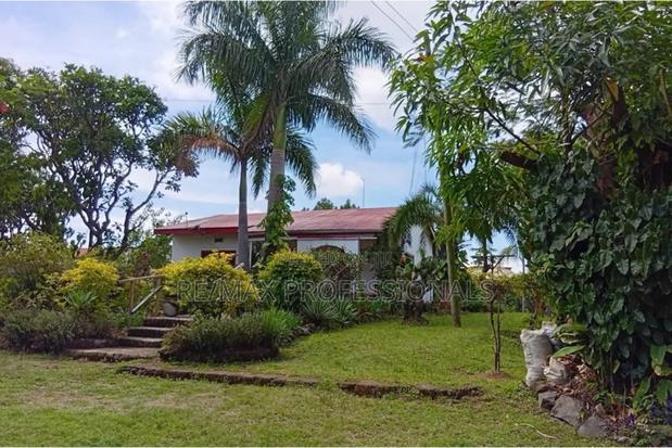 2bdrm Bungalow in Dunga Beach for sale