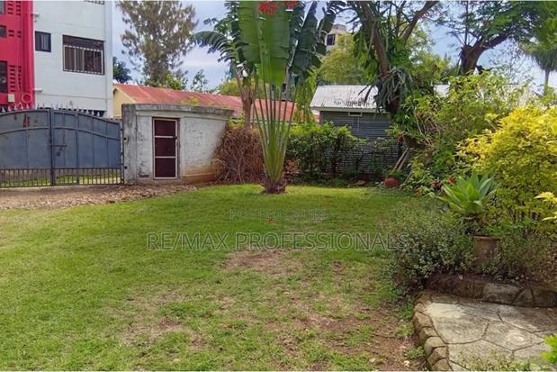 2bdrm Bungalow in Dunga Beach for sale