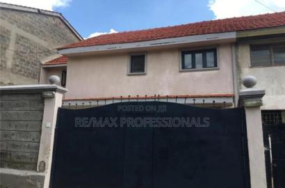 3bdrm Maisonette in Langata for sale