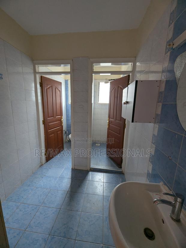 5bdrm Penthouse in Muthangari for rent