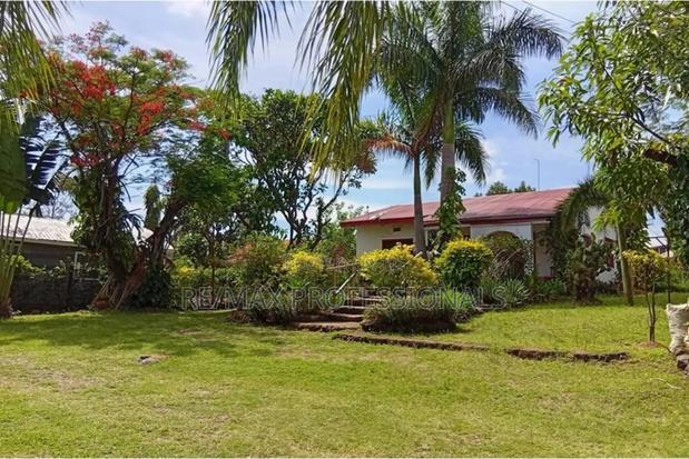 2bdrm Bungalow in Dunga Beach for sale