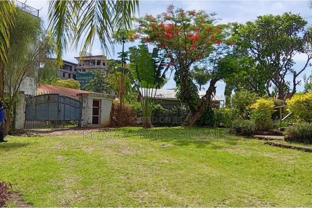 2bdrm Bungalow in Dunga Beach for sale