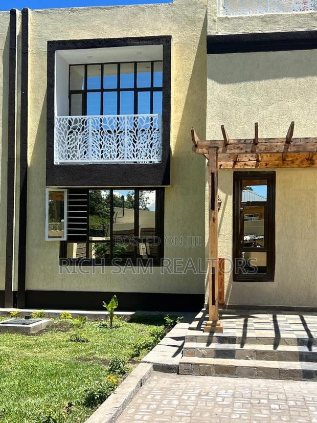 4bdrm House in Ngata, Nakuru Town West for sale