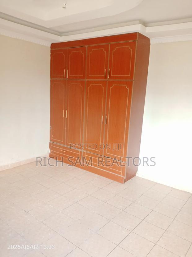 3bdrm House in Kiamunyi, Menengai West for rent