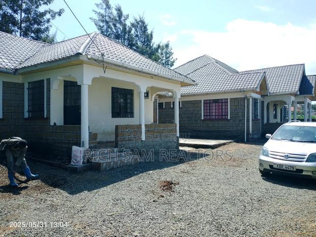 3bdrm House in Kiamunyi, Menengai West for rent