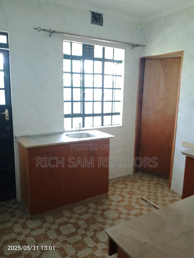 3bdrm House in Kiamunyi, Menengai West for rent