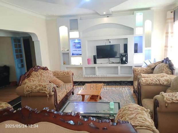4bdrm Bungalow in Verovian, Menengai West for sale