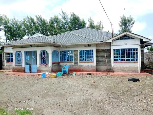 4bdrm Bungalow in Verovian, Menengai West for sale