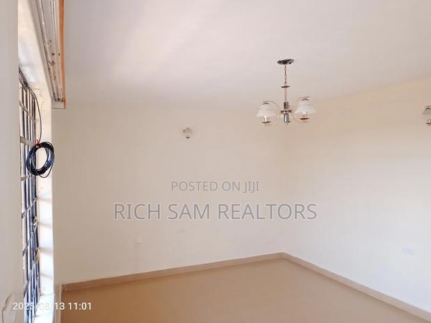 4bdrm Mansion in Blankets, Nakuru Town East for rent