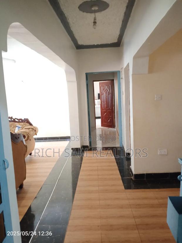 4bdrm Bungalow in Verovian, Menengai West for sale