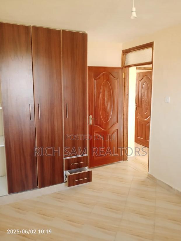 2bdrm House in Kiamunyi, Menengai West for rent