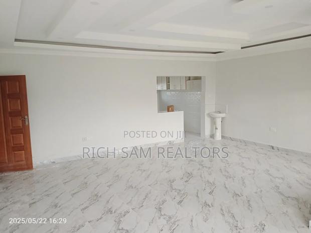 3bdrm House in Kiamunyi, Menengai West for sale