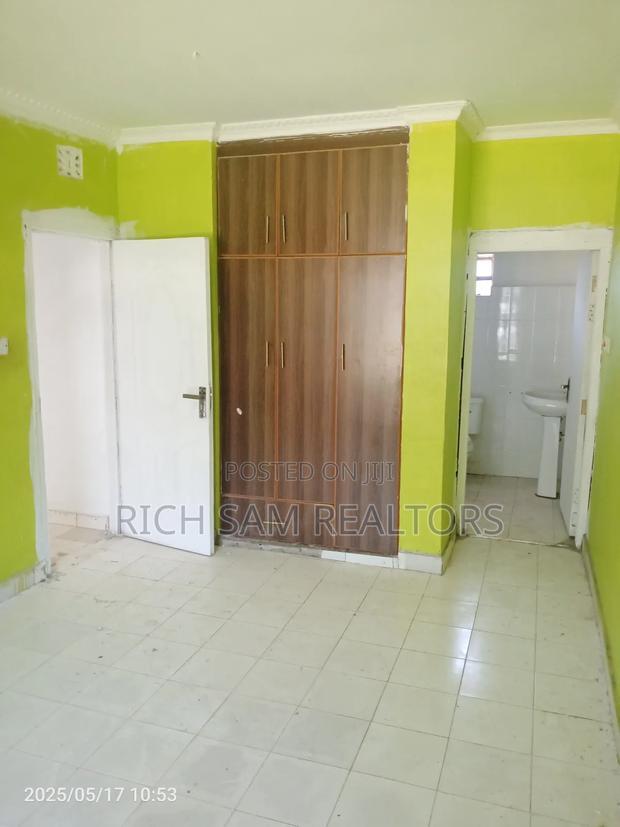 3bdrm House in Verovian, Menengai West for sale