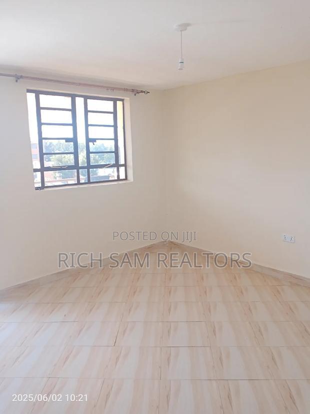 2bdrm House in Kiamunyi, Menengai West for rent