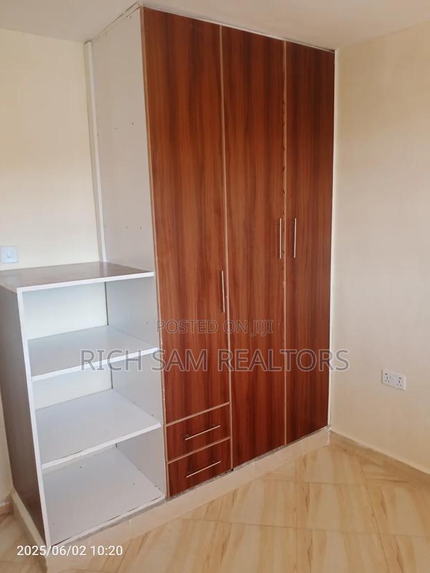 2bdrm House in Kiamunyi, Menengai West for rent
