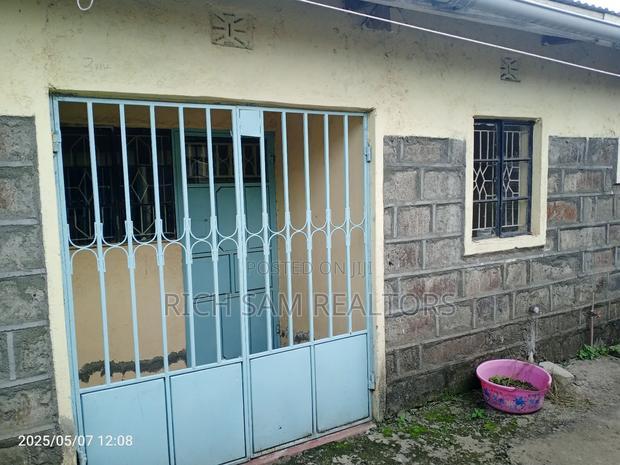 Mini Flat in Machine, Barnabas for sale