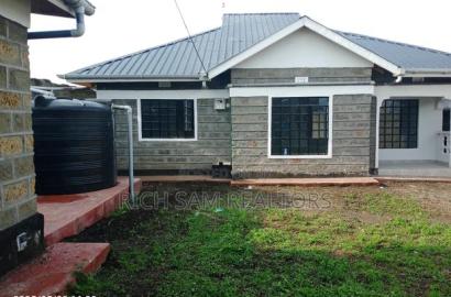 3bdrm House in Kiamunyi, Menengai West for sale