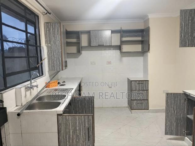 3bdrm Bungalow in Kiamunyi, Menengai West for rent
