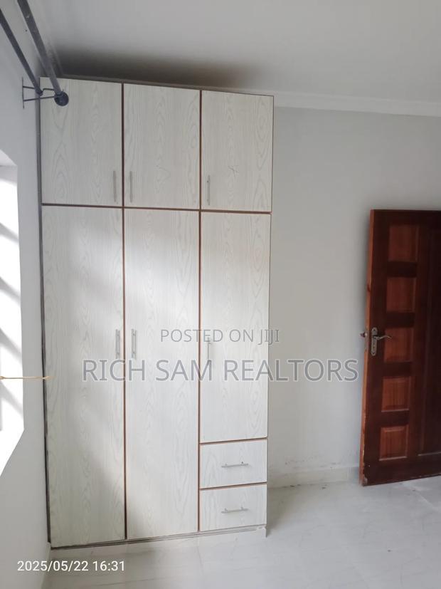 3bdrm House in Kiamunyi, Menengai West for sale