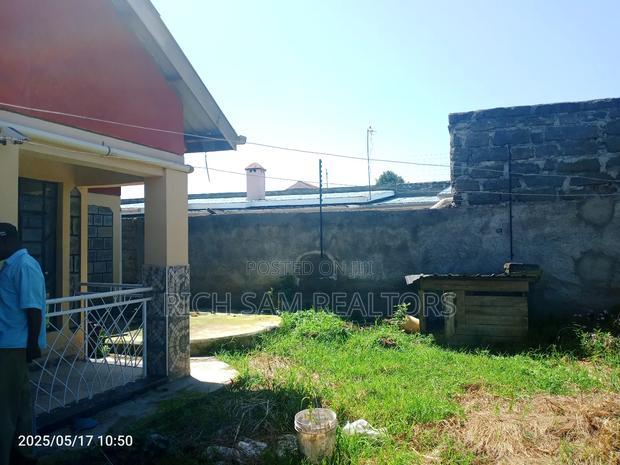 3bdrm House in Verovian, Menengai West for sale