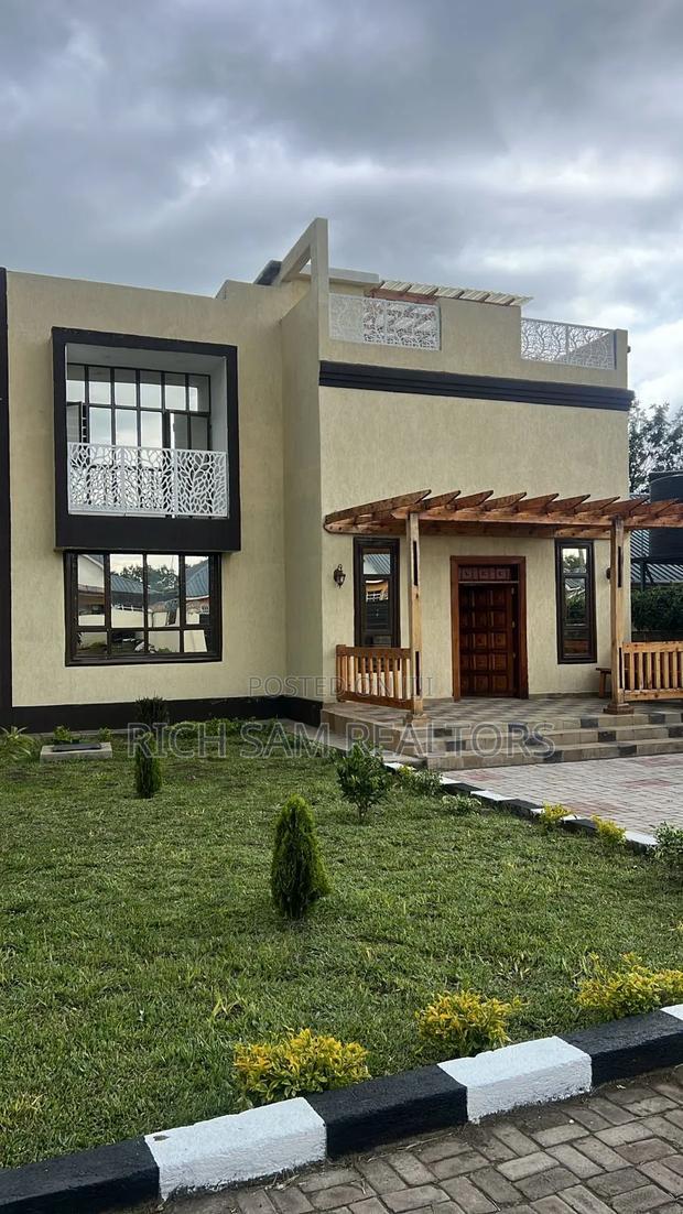 4bdrm House in Ngata, Nakuru Town West for sale