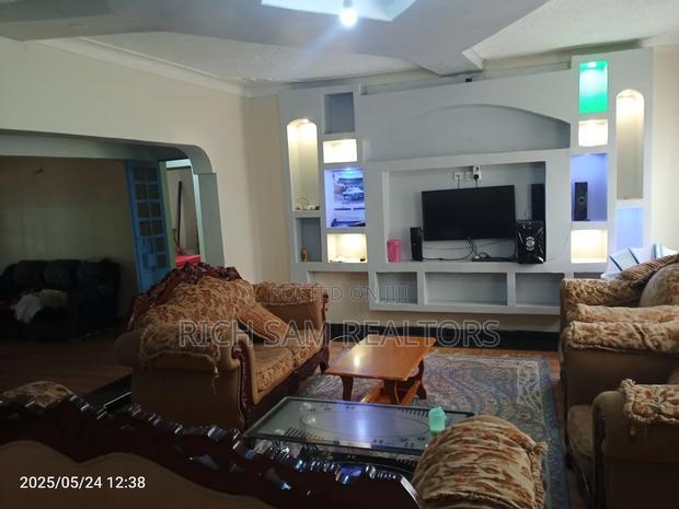 4bdrm Bungalow in Verovian, Menengai West for sale
