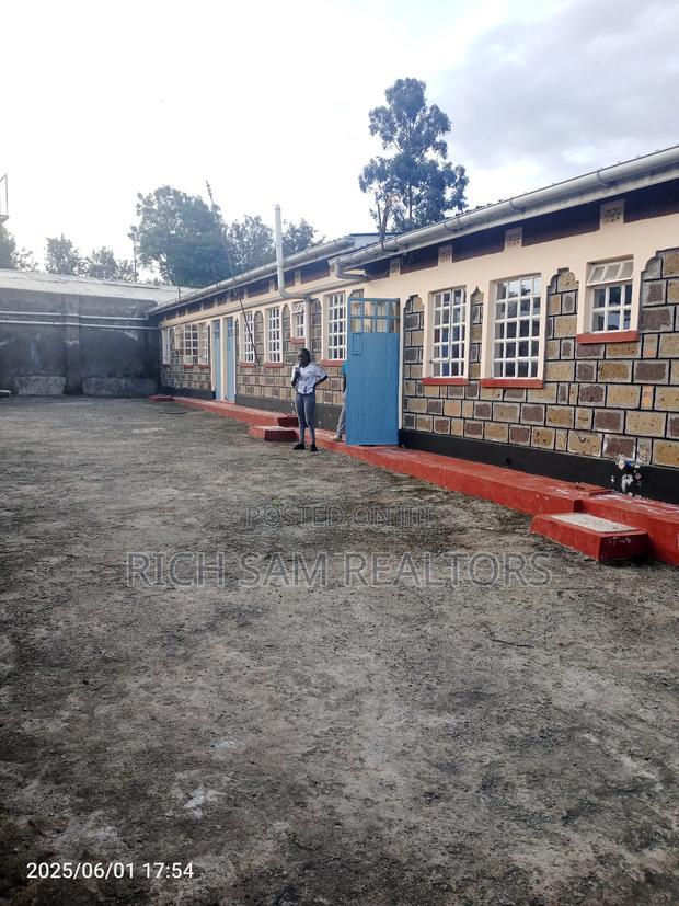 1bdrm House in Kiamunyi, Menengai West for rent