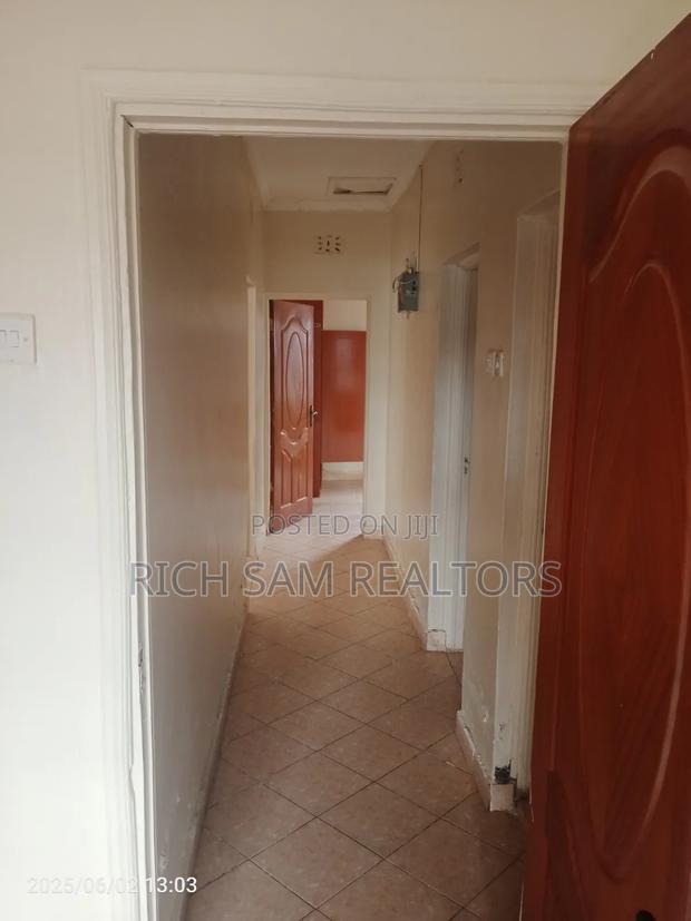 3bdrm House in Kiamunyi, Menengai West for rent