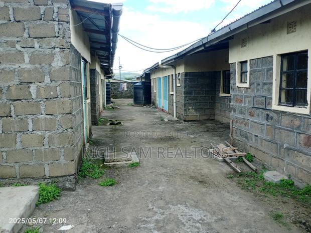 Mini Flat in Machine, Barnabas for sale