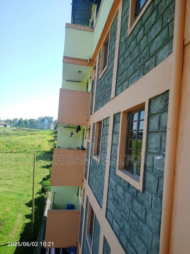 2bdrm House in Kiamunyi, Menengai West for rent