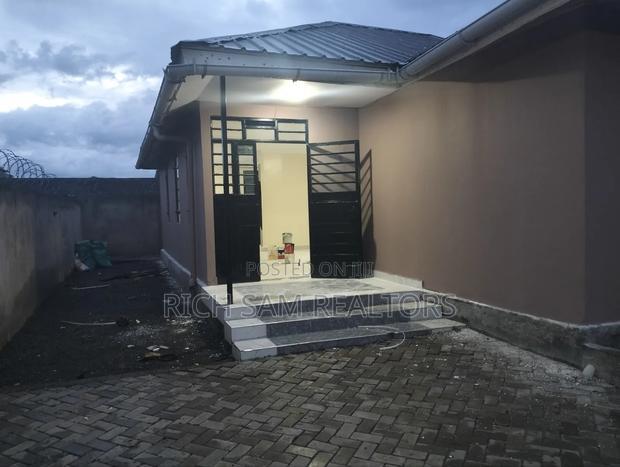 3bdrm Bungalow in Kiamunyi, Menengai West for rent