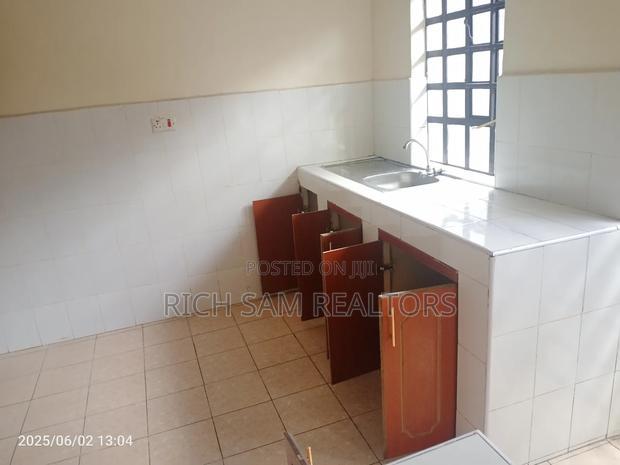 3bdrm House in Kiamunyi, Menengai West for rent