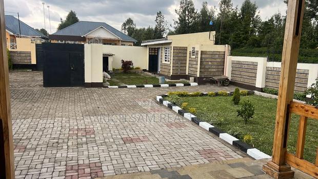 4bdrm House in Ngata, Nakuru Town West for sale