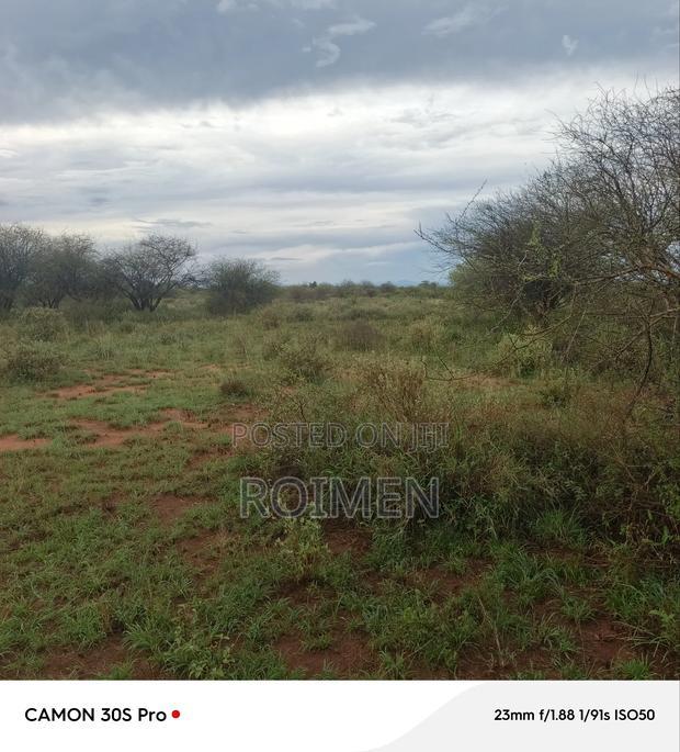 10 Acres 7km Kutoka Kwa Tarmac