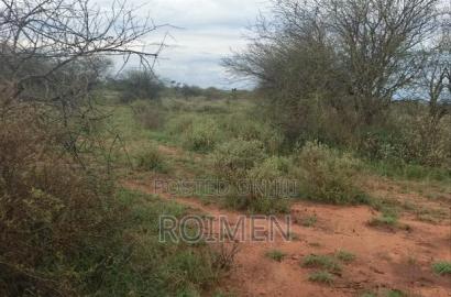 10 Acres 7km Kutoka Kwa Tarmac