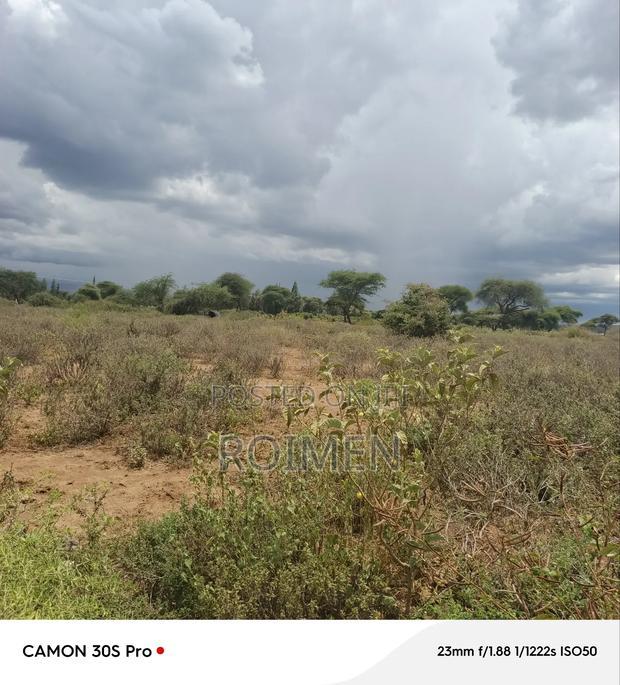 5 Acres in Kimana 1km Kutoka Kwa Tarmac