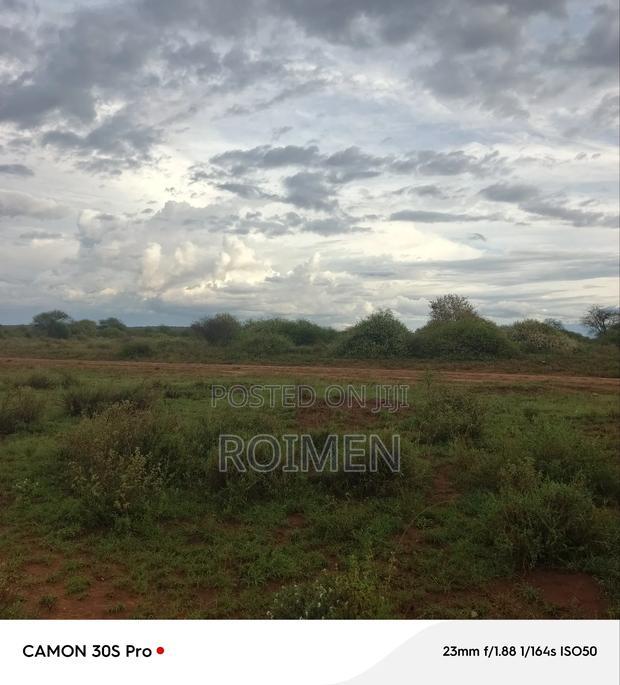 10 Acres 7km Kutoka Kwa Tarmac